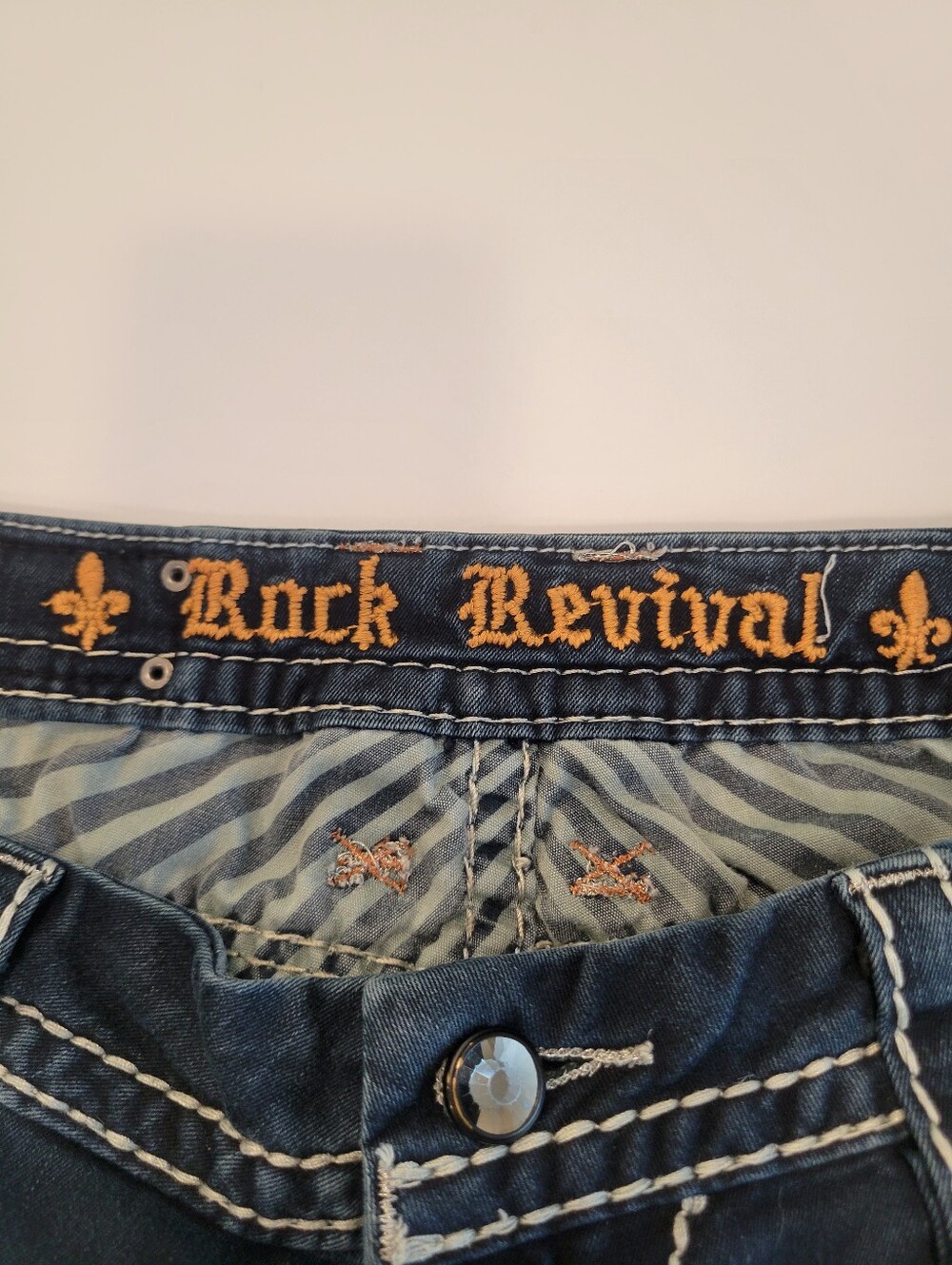 Rock Revival Vivian Easy Skinny 32 Straight Leg Fleur-de-lis Pocket Y2K Style - Picture 2 of 15